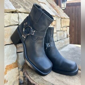 Jeffrey Campbell Operator harness Black Leather Ankle Boots Sz-9.   N